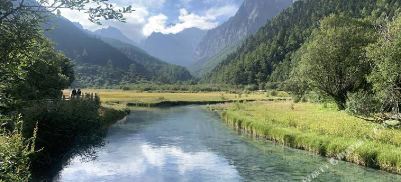 稻城乐乐酒店(香格里拉镇店)图片