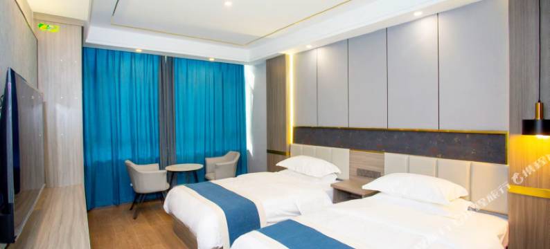 依山新境酒店(七彩丹霞景区店)图片