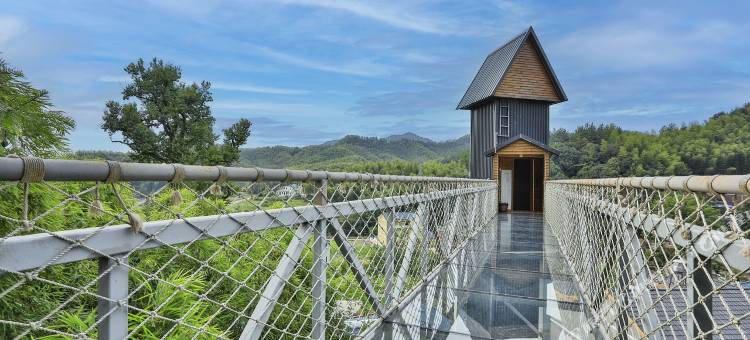 竹尖上的树屋民宿图片