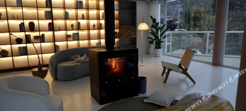 浮予·温泉Villa观景民宿(海螺沟店)图片