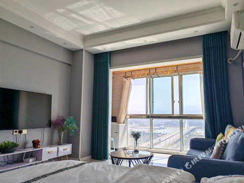 洛宁秘爱·公寓