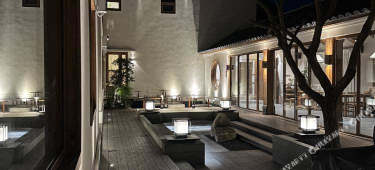 凡梦·畔水一方轻奢度假美宿(冠头岭森林公园店)图片