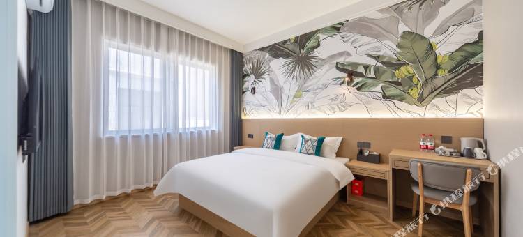 美至·何夕酒店(开封万岁山武侠城仙侠奇境西北湖湿地公园店)图片