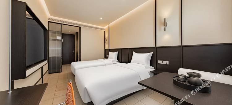 麓引泊森酒店(苏宁广场阿尔丁植物园店)图片