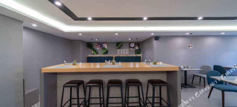 如佳酒店(武汉光谷广场地铁站民族大学店)图片