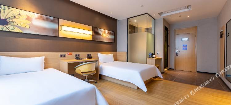 IU酒店(湛江海滨公园观海长廊店)图片