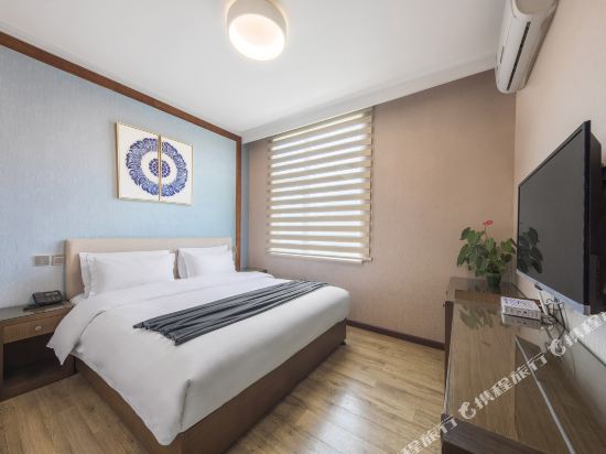 馨兰艺术酒店(成都犀浦地铁站店)