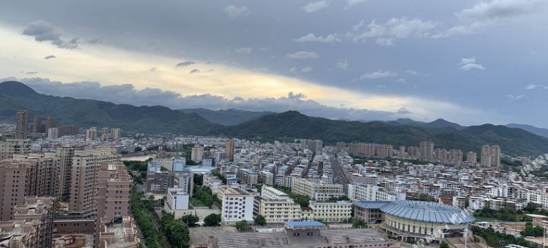 鹿百万吖公寓(和靖路1号分店)图片