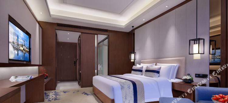 华良华天假日酒店(长沙黄花国际机场龙华地铁站店)图片