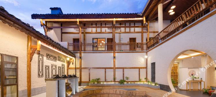 SQ・梵行・森林泳池・布依传承四合天井美宿(荔波小七孔景区东门店)图片