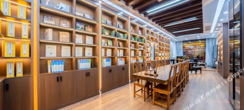 安夷郡·艺术度假美宿(镇远古城新大桥店)图片