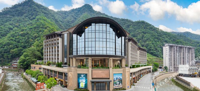 神农架康帝君兰酒店图片