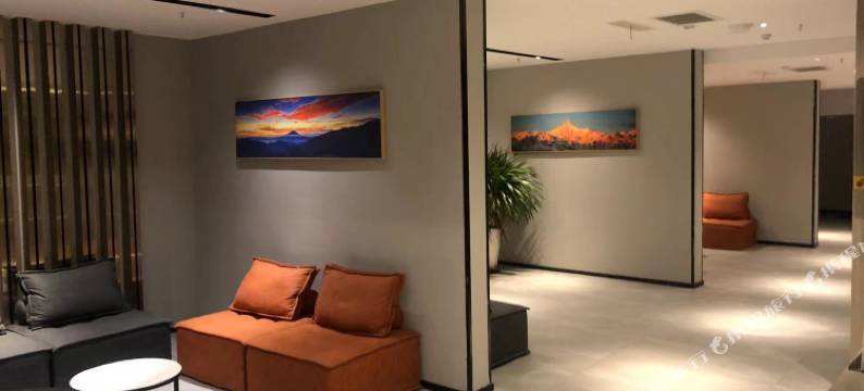 IU酒店(兰州火车站红山根店)图片