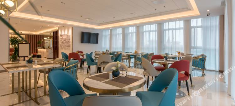 白玉兰商务酒店(焦作远大未来城高铁站店)图片