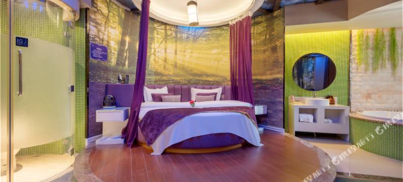 兴义云钻精品主题酒店图片