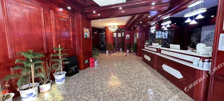 金太阳河景酒店(噶尔县狮泉河镇店)图片