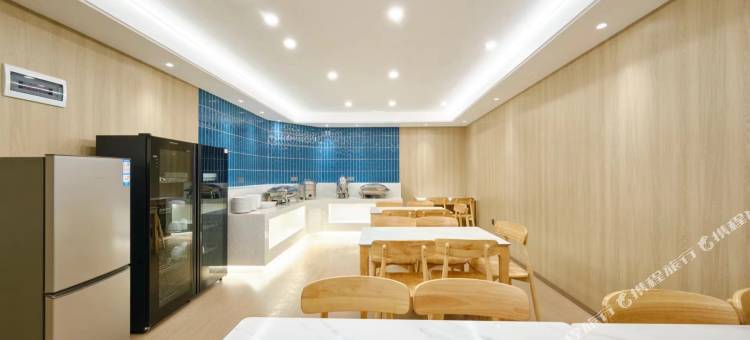 M+轻奢影院酒店(达州火车站店)图片