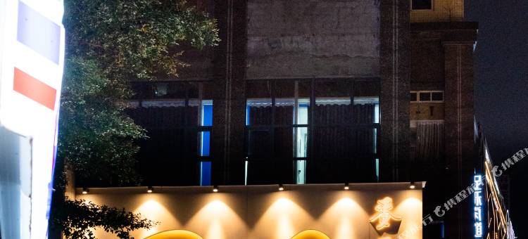 重庆迪隆酒店(沙坪坝高铁站三峡广场店)图片