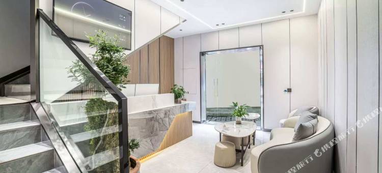 艾尚智享酒店(云南省第一人民医院金马碧鸡坊店)图片