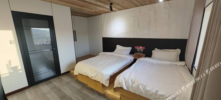 白哈巴暮野民宿图片