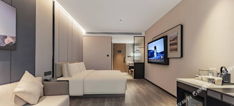 青岛红岛高新区华东路亚朵酒店图片