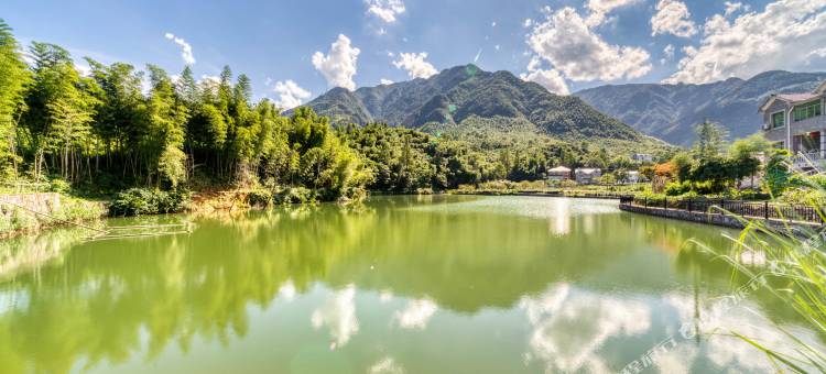 山霞·阡陌·网红无边泳池·露营溯溪·庭院美宿(安吉云上草原店)图片