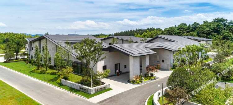 安吉绿郡龙山驿酒店图片