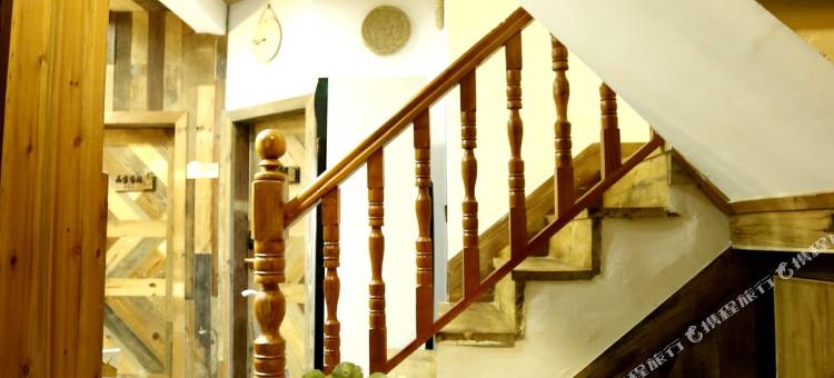 凤凰苗家客栈(古城虹桥店)图片