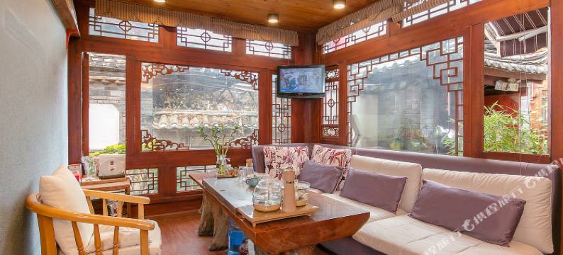 丽江束河萤火虫客栈图片