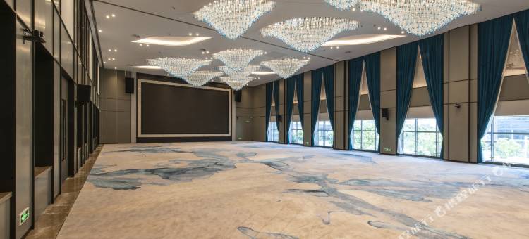 德信君亭酒店(温州南站银泰百货店)图片