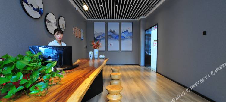 宜宾月亮半岛丽舍酒店(宜宾临港新天地大学城店)图片