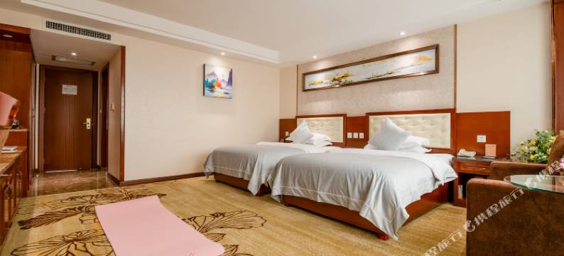 明都大酒店(昆明交三桥地铁站南屏步行街店)图片