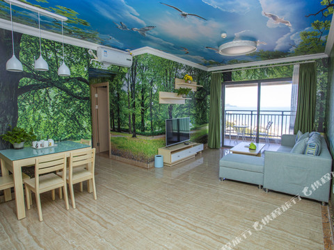 自由家主题公寓(吴川鼎龙湾店)