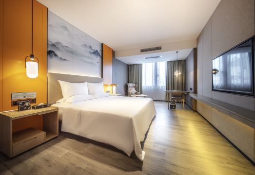 Luckyever Grand Hotel (Danzhou Summer Square)Hotel Overview