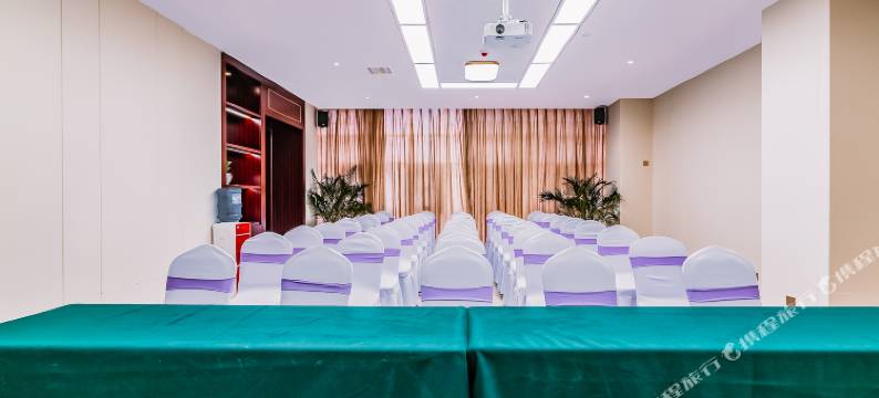张家界东岳鑫悦大酒店(贺龙体育中心店)图片
