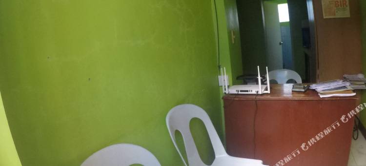 红多兹Plus酒店-近拉古娜路易斯安那市(Reddoorz Plus near Municipality of Luisiana Laguna)图片