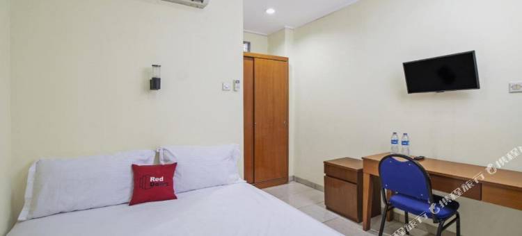 红多兹Plus酒店-近古宁安西普拉世界2号(RedDoorz Plus Near Ciputra World Kuningan 2)图片