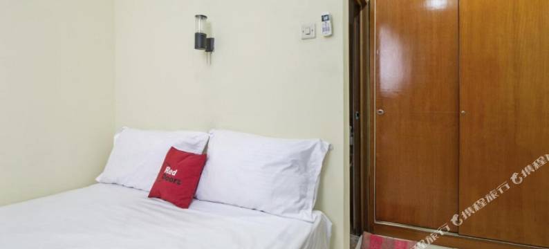 红多兹Plus酒店-近古宁安西普拉世界2号(RedDoorz Plus Near Ciputra World Kuningan 2)图片