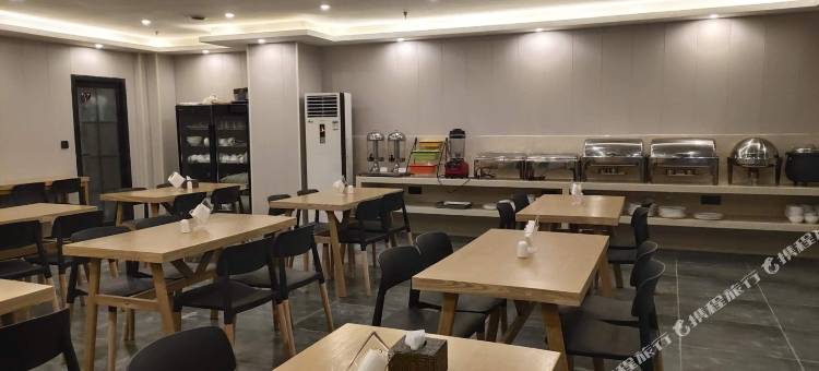 铂尔斯酒店(重庆悦来国际博览会展会议中心店)图片