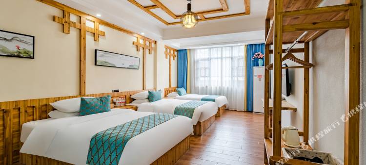 花筑·张家界时光语民宿(国家森林公园溪布街店)图片