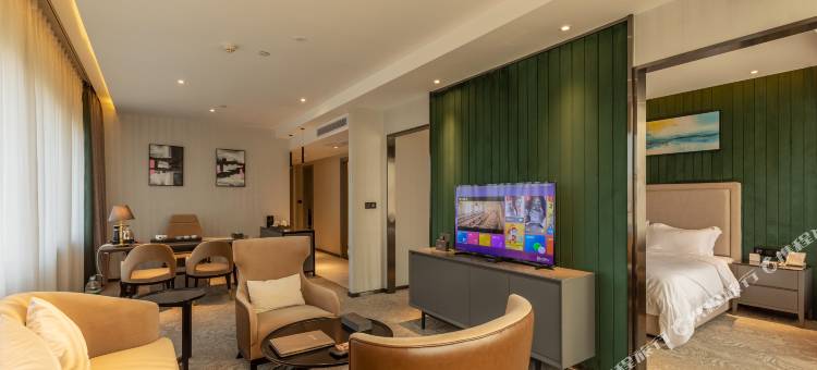 望山栖轻奢酒店(重庆欢乐谷光环购物公园店)图片