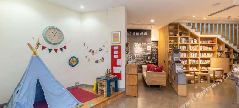 杭州江南驿青年良住(良渚文化村店)图片