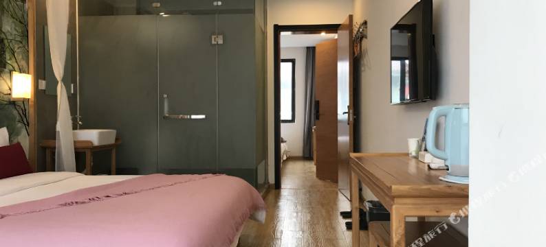 东望民宿(开封星光天地清明上河园店)图片