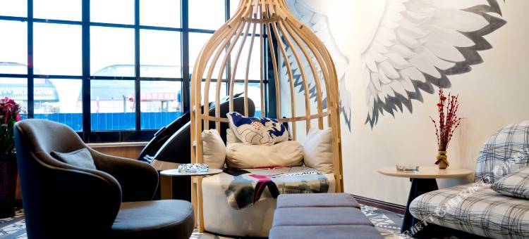 包头龙腾精品酒店(摩尔城火车东站店)图片