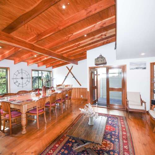 Te Wanaka LodgeOver view