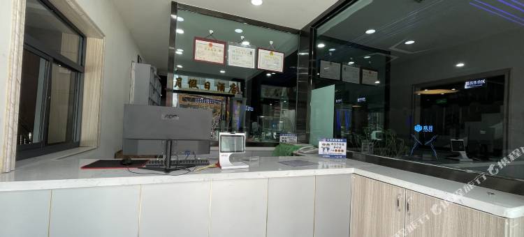 玖月假日酒店图片