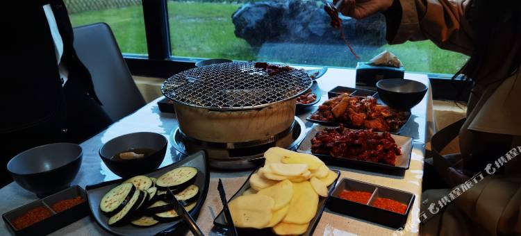 冶勒湖圣湖秘境客栈图片