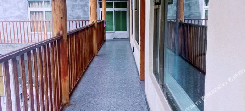 海螺沟杨佰佬金银山酒店图片