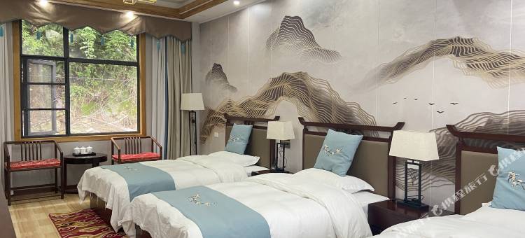 岫云阁(武当山景区琼台店)图片