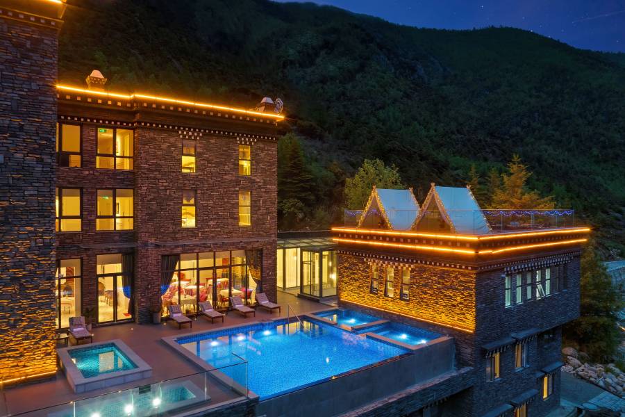 稻城亞丁花間嶺·杜鵑谷温泉酒店